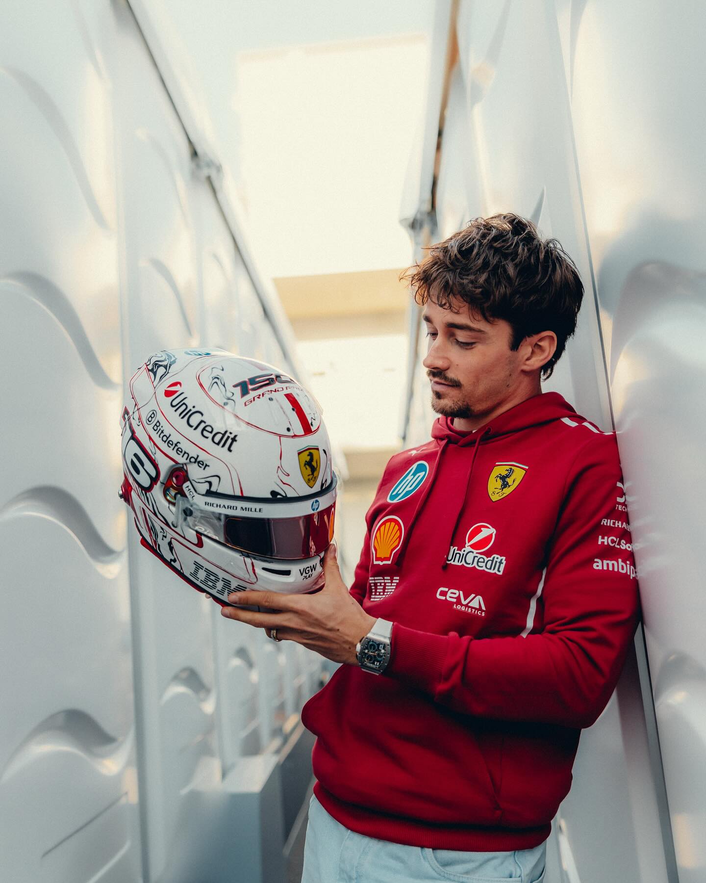 Charles Leclerc rend hommage à son père et à Jules Bianchi